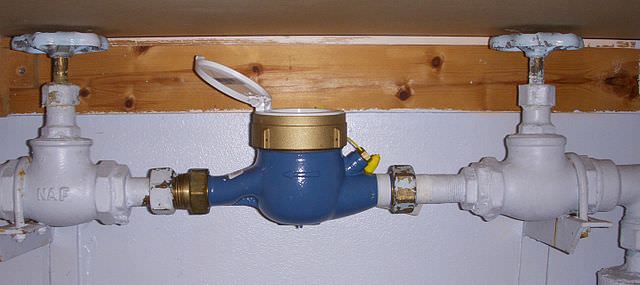 27. Byte av vattenma etarsta ellning i ka ellare.jpg